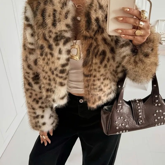 Cropped Faux Fur Leopard-Print Teddy Jacket - Brown - Picture 6 of 6